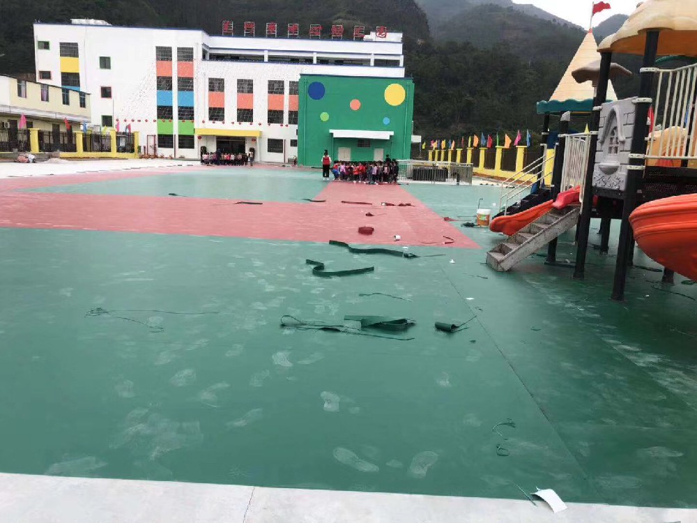 幼兒園室外PVC運(yùn)動(dòng)地膠